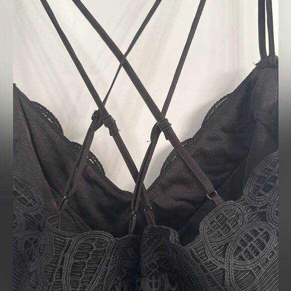 Gianni Bini Monica Lace Peplum Dress - Picture 8 of 8